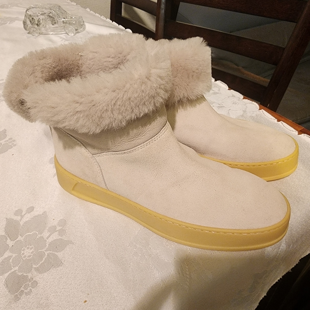 Stefano Gamba furry boots.